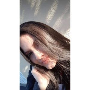 Meet your Posher, Aida